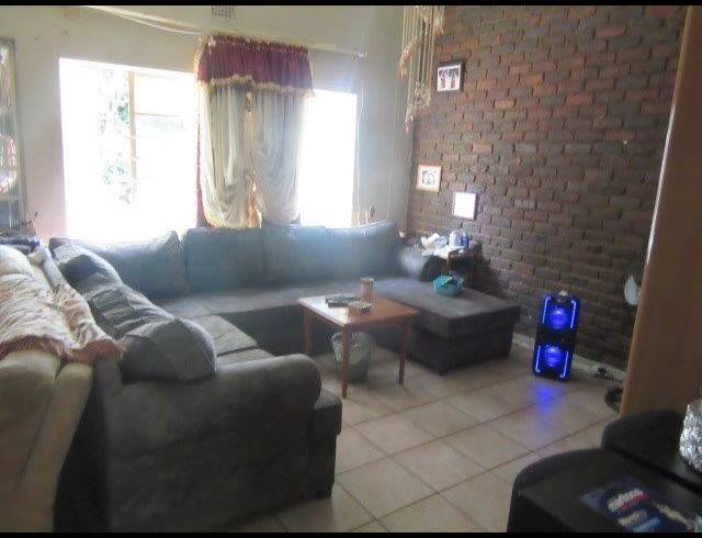 3 BEDROOM HOUSE FOR SALE IN SAFARI GARDENS